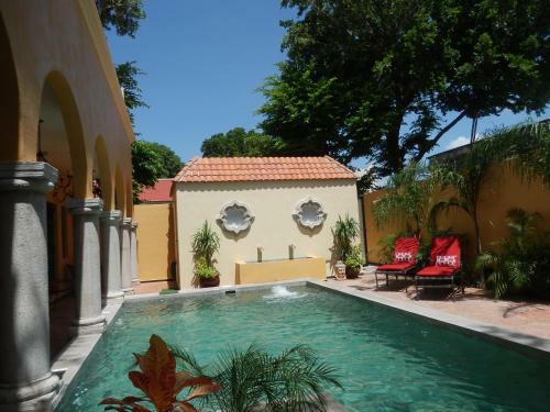 Ochenta Y Dos Bed & Breakfast
