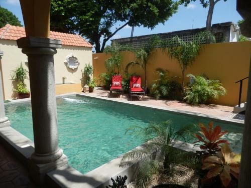 Ochenta Y Dos Bed & Breakfast