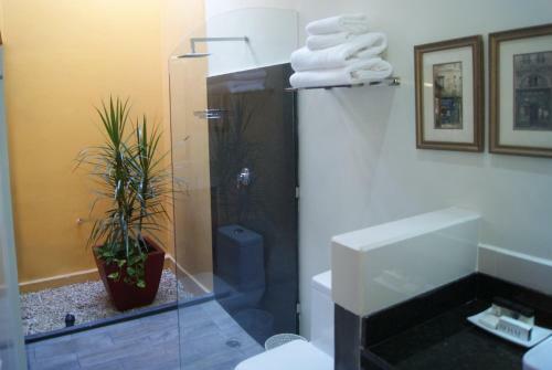 Ochenta Y Dos Bed & Breakfast