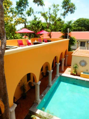 Ochenta Y Dos Bed & Breakfast