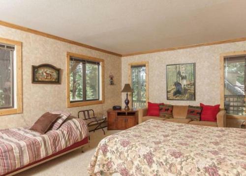 Forest Retreat Rental Cabin