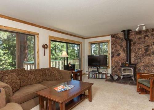 Forest Retreat Rental Cabin