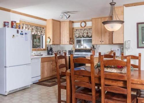 Forest Retreat Rental Cabin
