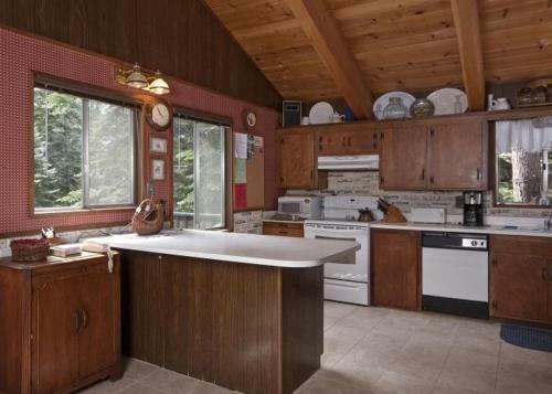 Bagatelos Agate Bay Property