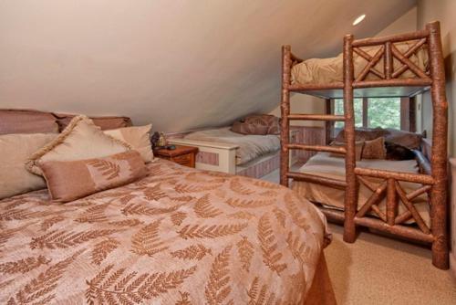 Weil Luxury Vacation Cabin
