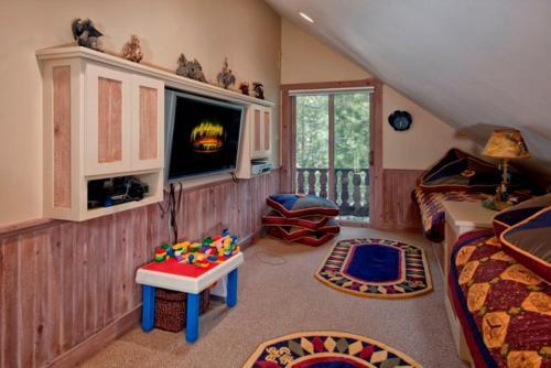 Weil Luxury Vacation Cabin
