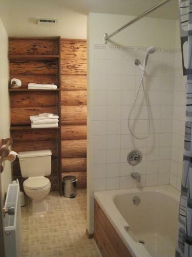 Bed & Breakfast Smithers Driftwood Lodge