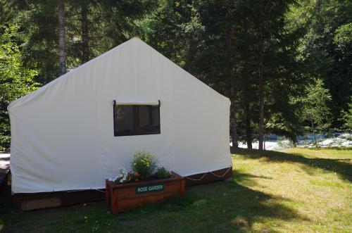 Reo Rafting Resort