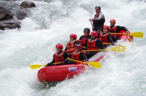 Reo Rafting Resort