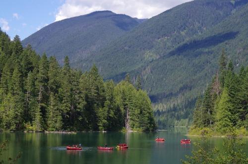 Reo Rafting Resort