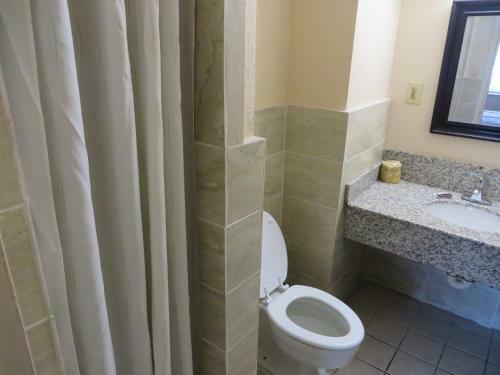 Motel Economy Inn- Louisville