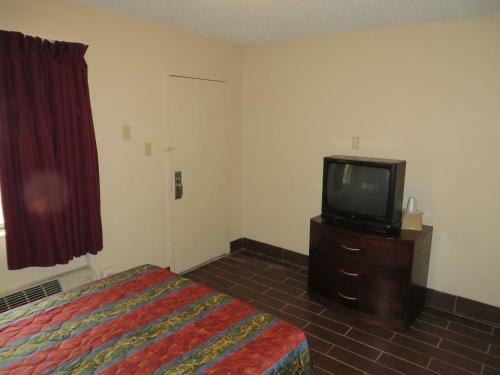 Motel Economy Inn- Louisville