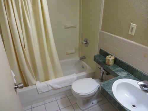 Motel Economy Inn- Louisville