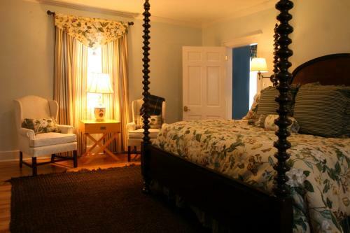 Bed & Breakfast Charred Oaks Inn