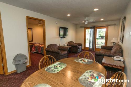 Hotel Lake Bluff Inn And Suites