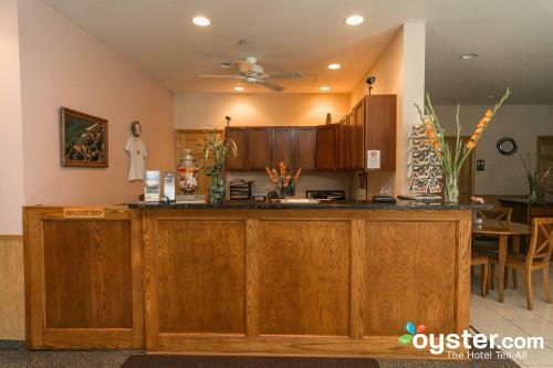 Hotel Lake Bluff Inn And Suites