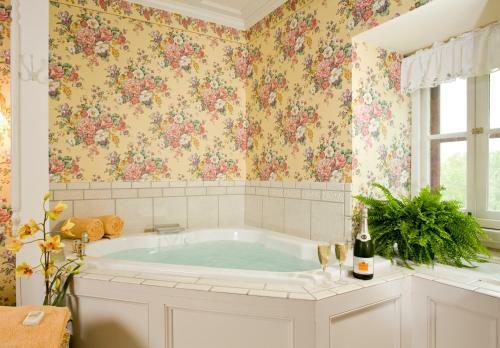Garth Woodside Mansion Bed And Breakfast