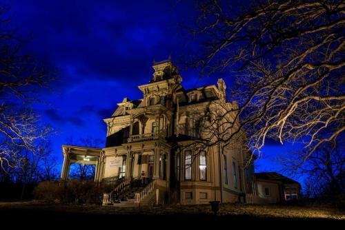 Garth Woodside Mansion Bed And Breakfast