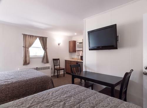 Birches Motel