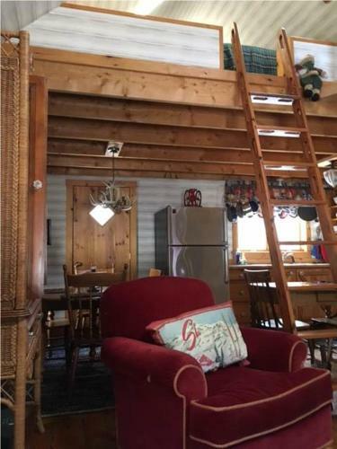 Goldilocks Cabin