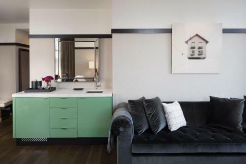 Kimpton Journeyman Hotel