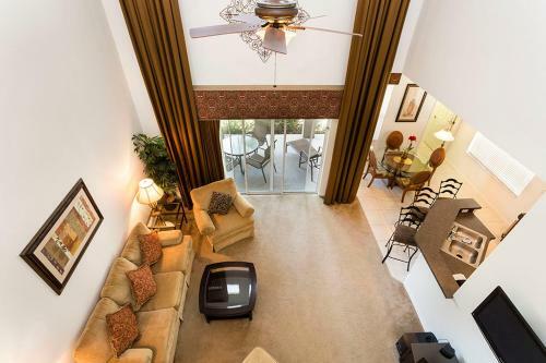 Tommy Bahama Reunion Estate