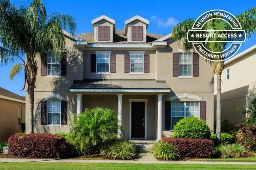Tommy Bahama Reunion Estate