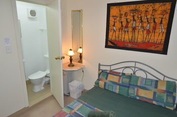 Hostal Hobart's Accommodation & Hostel