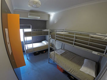 Hostal Parrot Fish Lodge Port Douglas Backpackers