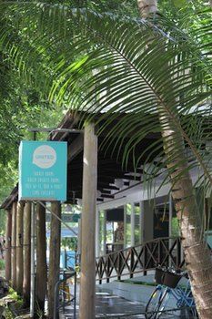 Hostal Parrot Fish Lodge Port Douglas Backpackers