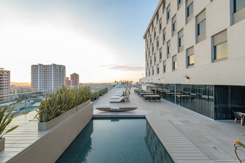 Hotel Movich Buro 51