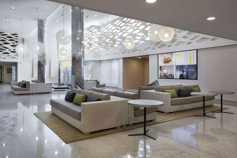 Hotel NH Pamplona Iru�a Park