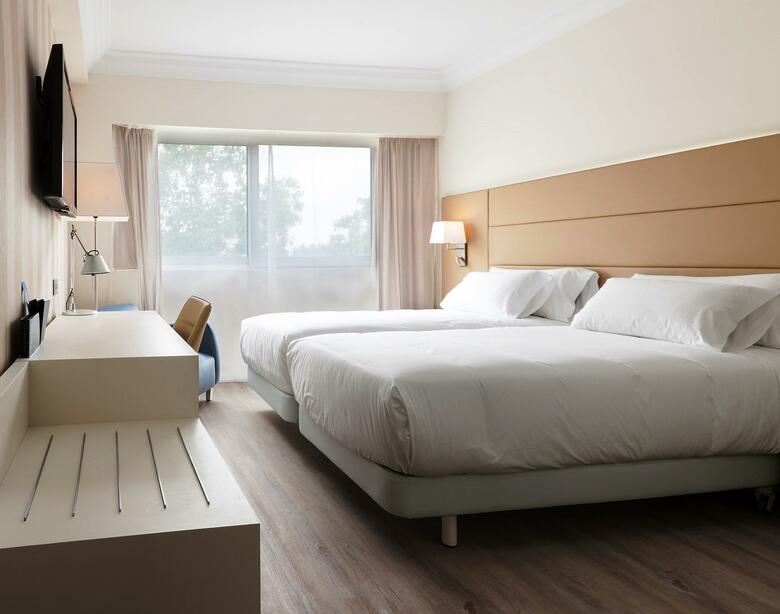 Hotel NH Pamplona Iru�a Park