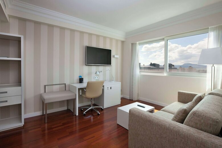 Hotel NH Pamplona Iru�a Park