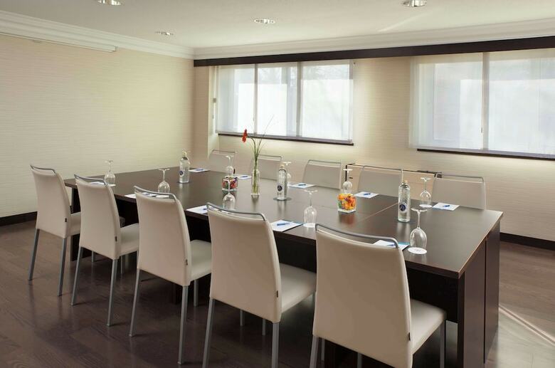 Hotel NH Pamplona Iru�a Park