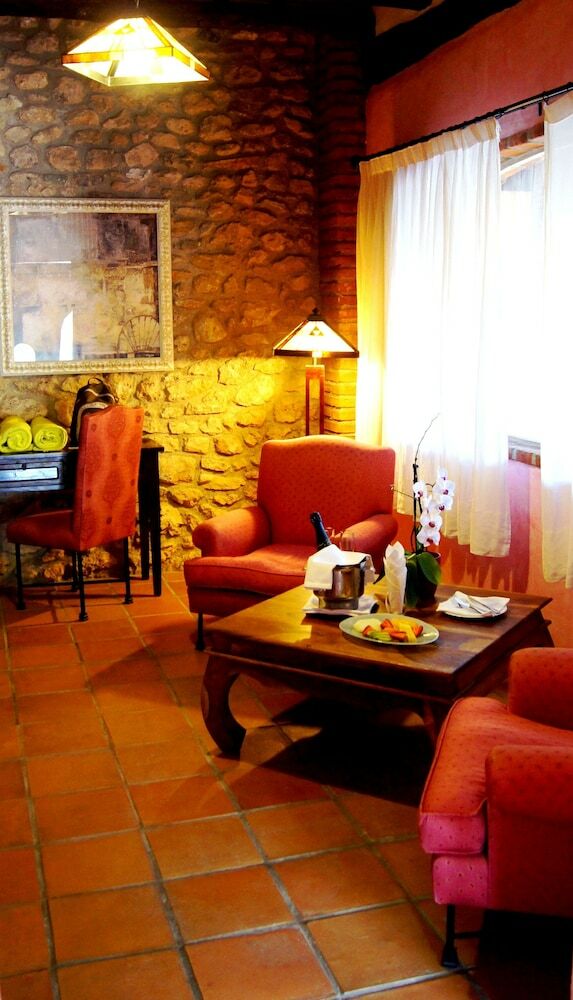 La Figuerola Hotel & Restaurant