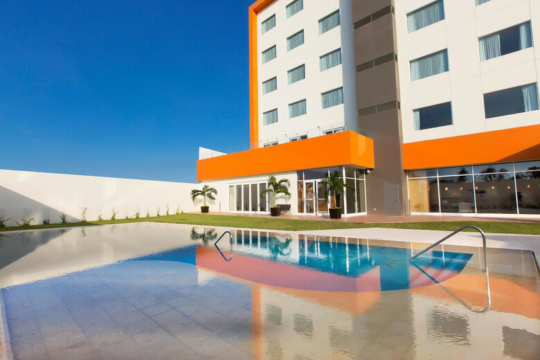 Hotel Hampton Inn & Suites Paraiso