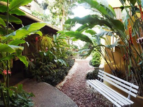 Hostal Albergue O Pharol