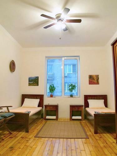 Hostal Interhost Guest Rooms And Apartments