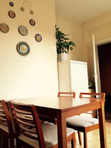 Hostal Interhost Guest Rooms And Apartments