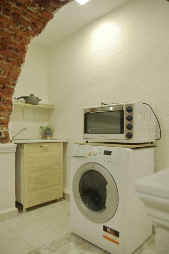 Hostal Interhost Guest Rooms And Apartments