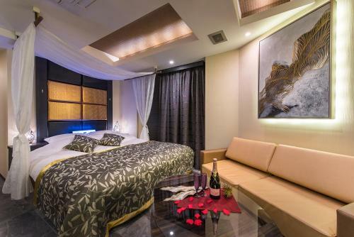 Hotel Myth