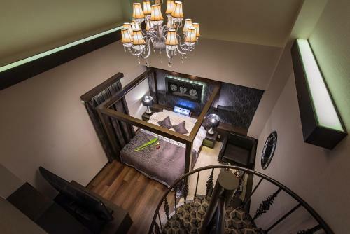 Hotel Myth