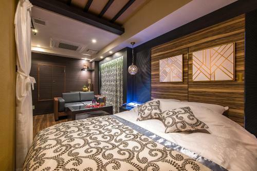 Hotel Myth