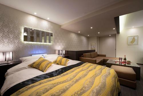 Hotel Myth