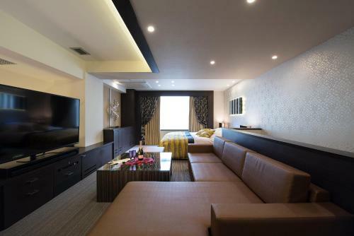 Hotel Myth