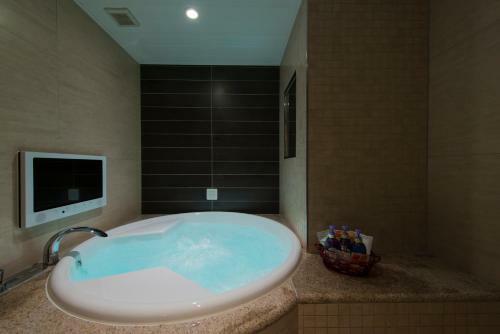 Hotel Myth