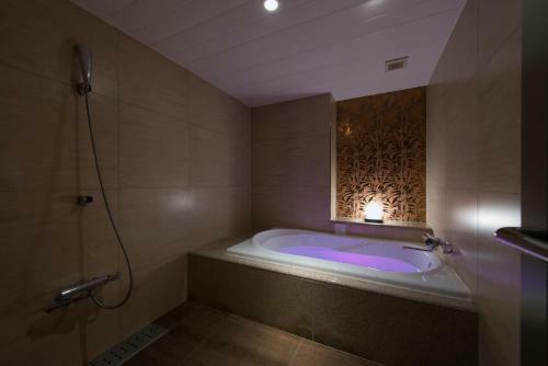 Hotel Myth