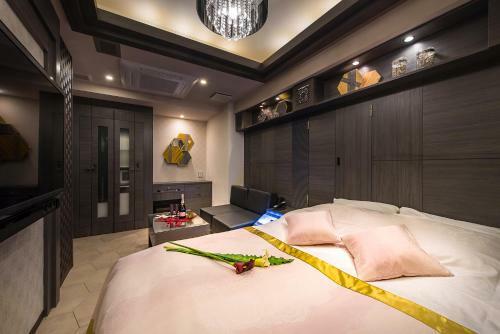 Hotel Myth