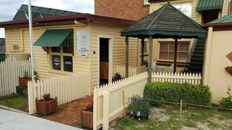 Bed & Breakfast The Grand On Macfie